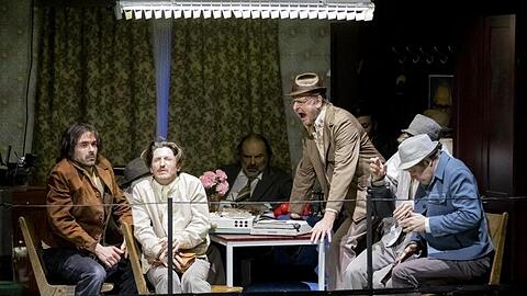 Matthias Mosbach (l-r), Christopher Nell, Waldemar Kobus und Norbert Stöß spielen in "Haußmanns Staatssicherheitstheater".