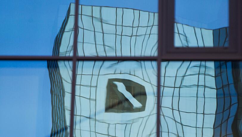 Irre Fehlbuchung bei der Deutschen Bank: 6 Milliarden irrtümlich überwiesen. Irre Fehlbuchung bei der Deutschen Bank: 6 Milliarden irrtümlich überwiesen.