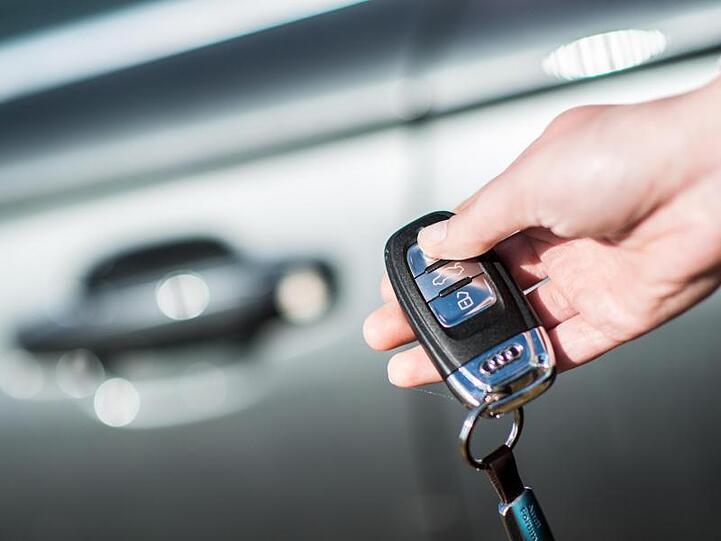 Turo betreibt genau wie Getaround einen Online-Marktplatz, auf dem Autobesitzer ihre privaten Fahrzeuge tageweise oder auch länger an andere vermieten können.