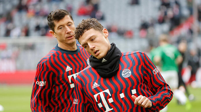 Benjamin Pavard (vorn) wechselte mit reichlich Tamtam zu Inter Mailand. Hat sich der Franzose das von Robert Lewandowski abgeschaut?