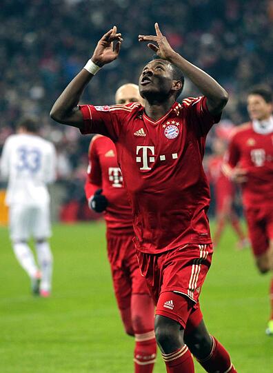 David Alaba - der Österreicher wie gewohnt auf der Position des Linksverteidigers, Diego Contento sitzt auf der Bank.