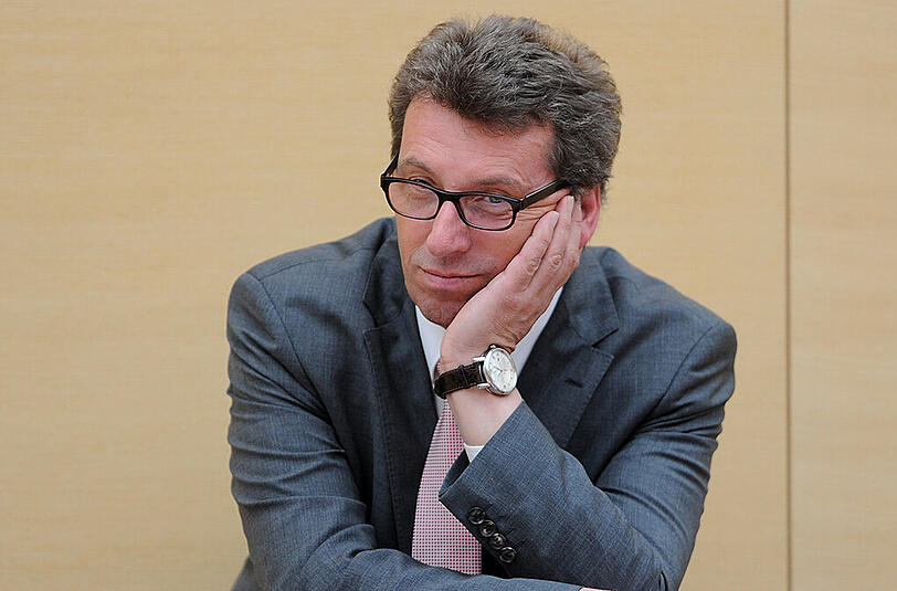 Angeschlagen vor Gericht: Über seine wirtschaftlichen Verhältnisse wollte Georg Schmid nicht selber sprechen. Sein Anwalt übernahm diesen Part.