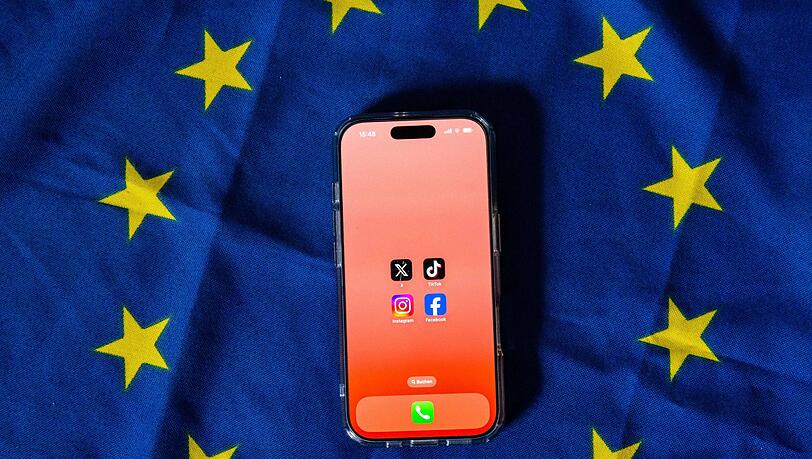 Die EU spielt bei der Debatte um ein m&ouml;gliches Social-Media-Verbot f&uuml;r Kinder eine wichtige Rolle. (Symbolbild)