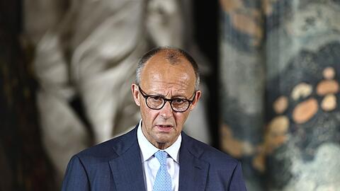 Kanzler Friedrich Merz (CDU) k&uuml;ndigte an, dass die CDU-Spitze sich mit der Debatte &uuml;ber Spahn befassen werde.