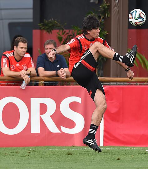 Vorbereitung auf Argentinien: Jogis Jungs bei einer lockeren Trainingseinheit im Campo Bahia am Donnerstag.