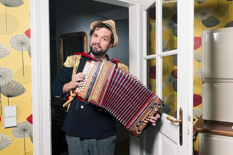 Ab und zu ist Anton Leiss-Huber auch an der Quetsche zu erleben - wenn er nicht gerade Ukulele, Klavier oder Blockflöte spielt.