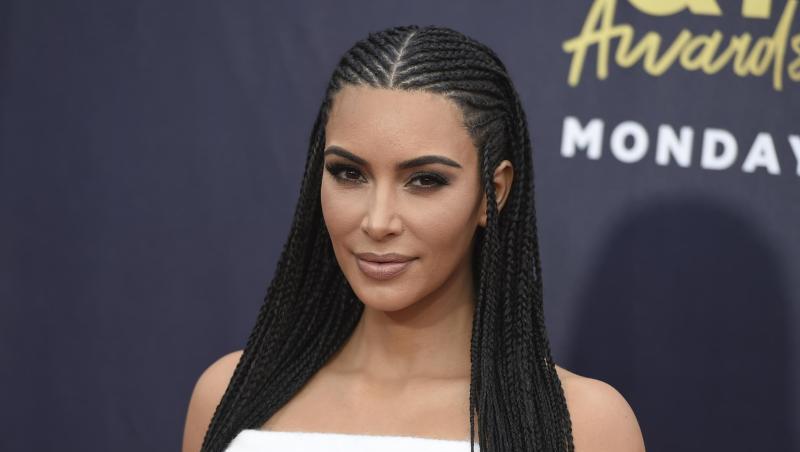 Kim Kardashian West sucht einen neuen Namen für ihre Unterwäsche-Kollektion. Kim Kardashian West sucht einen neuen Namen für ihre Unterwäsche-Kollektion.
