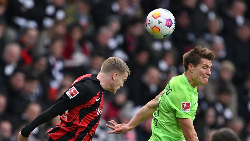 In der Partie zwischen Eintracht Frankfurt und dem VfL Wolfsburg kam es zu einer Punkteteilung. In der Partie zwischen Eintracht Frankfurt und dem VfL Wolfsburg kam es zu einer Punkteteilung.