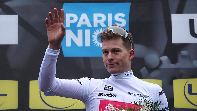 Georg Steinhauser im Wei&szlig;en Trikot bei Paris-Nizza. (Archivbild)