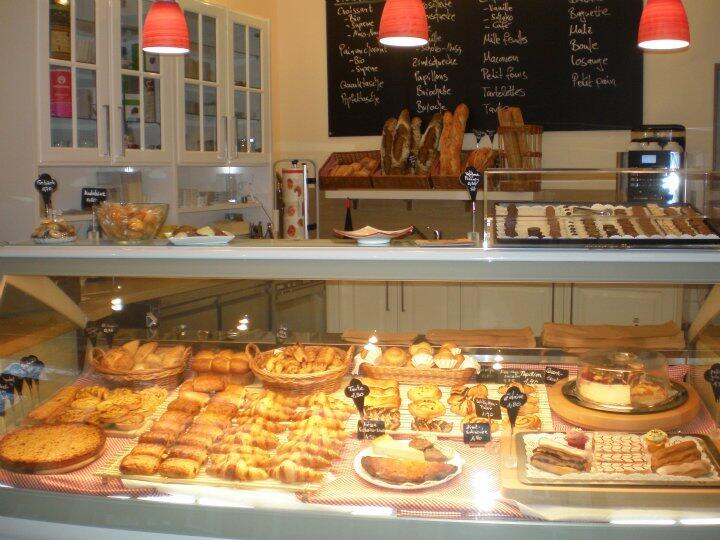 Erst nur eine Winterlösung, jetzt der Dauerbrenner: Die selbstgebackenen Croissants, Quiches und Tartes im &bdquo;Le Charrois&ldquo;.