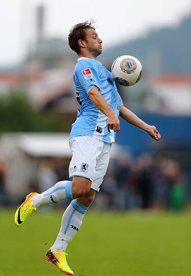 Daniel HalfarDer TSV 1860 München beim Testspiel in Ruhpolding gegen Terek Drosny. Die Bilder vom Spiel.