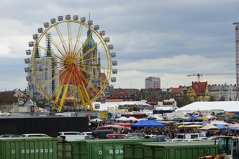 Krimskrams und Raritäten auf Bayerns größtem Flohmarkt: Die Bilder von der Theresienwiese zum Durchklicken.