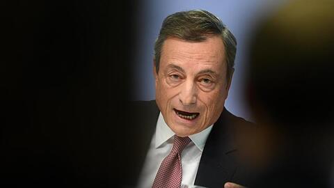 EZB-Präsident Mario Draghi sprach im EU-Parlament in Straßburg von einer "Verlangsamung, die nicht auf eine Rezession zusteuert.