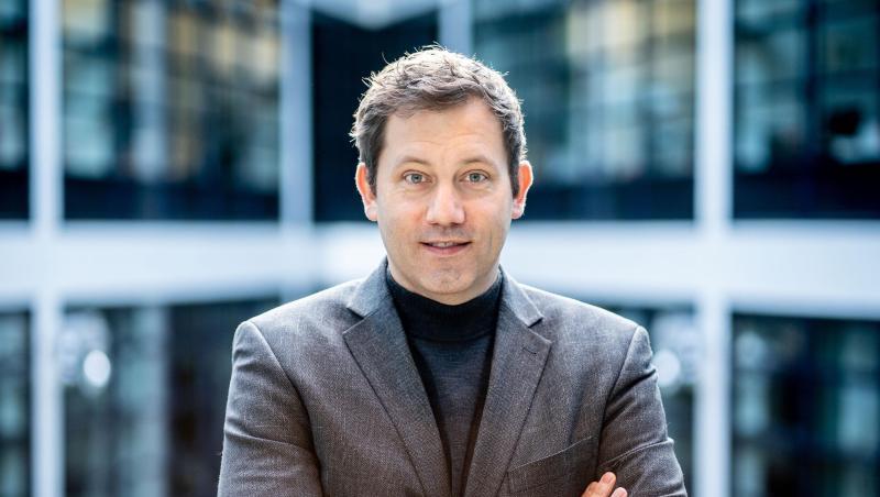 Wirft dem Fußball wegen der Auslandsreisen Realitätsferne vor: Lars Klingbeil, SPD-Generalsekretär.