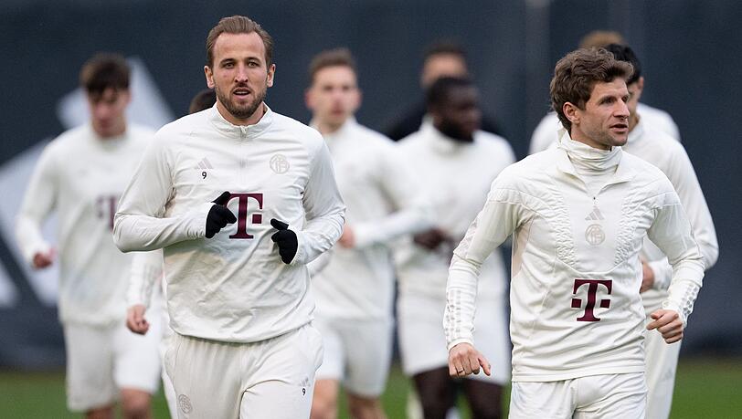 Die Bayern-Offensive um Harry Kane (l) muss liefern.