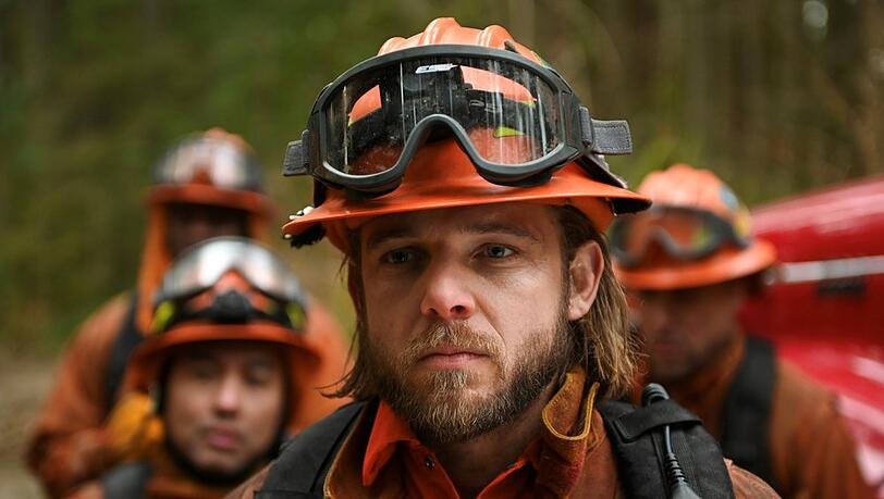 Bode Donovan (Max Thieriot) muss gleich an mehreren Fronten Brände löschen. Bode Donovan (Max Thieriot) muss gleich an mehreren Fronten Brände löschen.