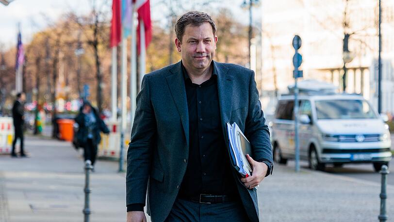 CDU, CSU und SPD berieten weiter über den geplanten Koalitionsvertrag.