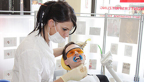 Dieses Mal: Zahn-Bleaching Dieses Mal: Zahn-Bleaching