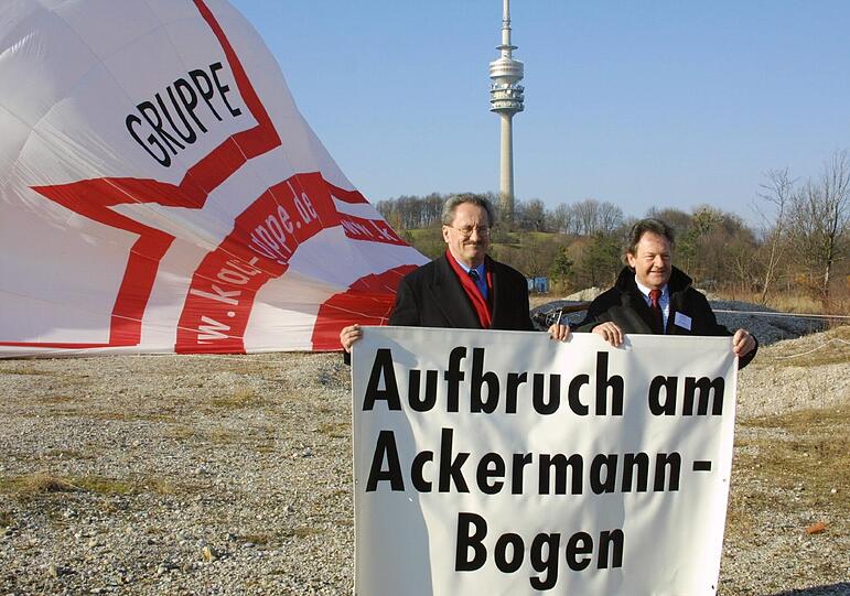 Nachdem sein Vorgänger Kronawitter den Bau gedrosselt hatte, gibt Ude von Anfang an Gas und erschließt Baugebiete.