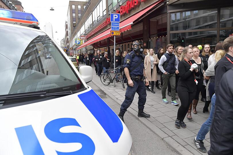 In Stockholm rast ein Lkw in eine Menschenmenge.