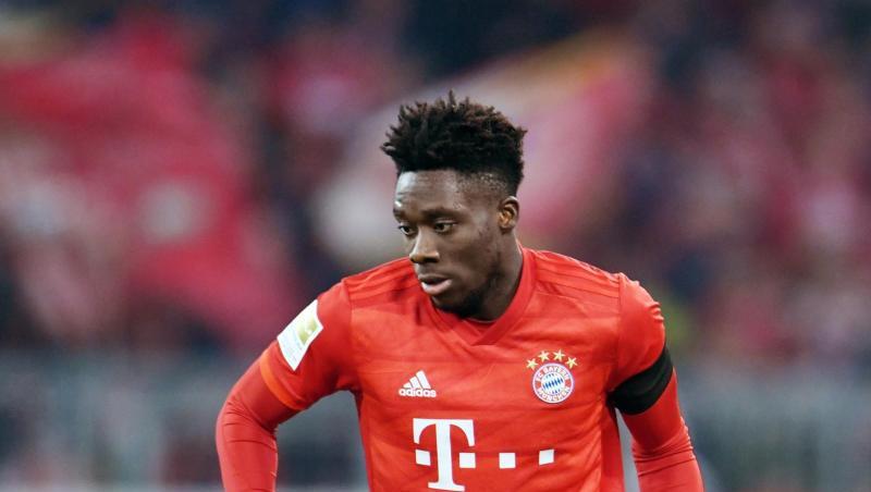 FC Bayern Münchens Alphonso Davies während eines Spiels. Foto: Tobias Hase/dpa/Archivbild FC Bayern Münchens Alphonso Davies während eines Spiels. Foto: Tobias Hase/dpa/Archivbild