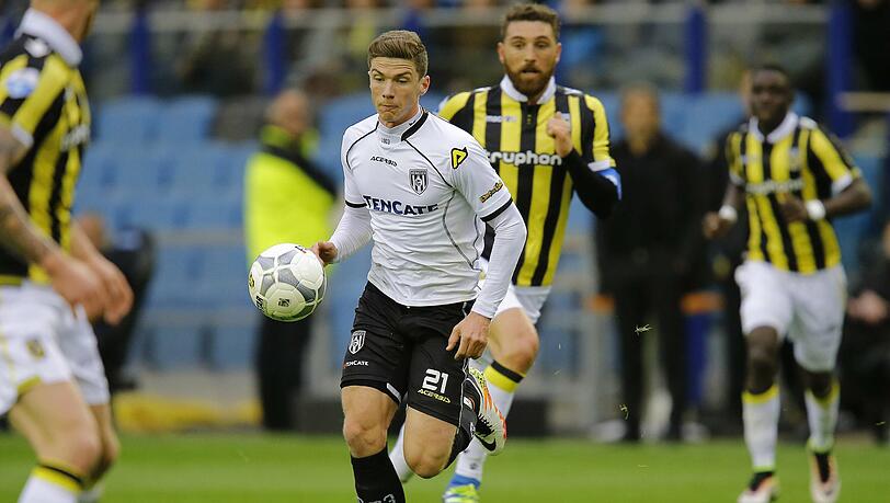 Der heutige DFB-Star Robin Gosens 2016 im Trikot von Vitesse Arnheim. Der heutige DFB-Star Robin Gosens 2016 im Trikot von Vitesse Arnheim.