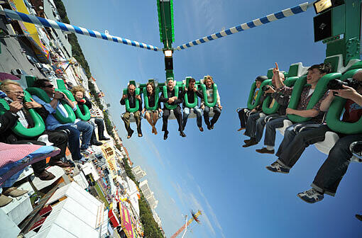 Das "Monster" war in diesem Jahr die neue Attraktion auf der Wiesn: Schnell hoch, steil - ein echter Adrenalinrausch!