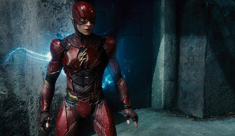 Blitzschnell und blitzgescheit: Wenn er nicht gerade The Flash ist, studiert Barry Allen (Ezra Miller) am Central City College Strafrecht.