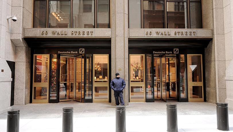 Eine Deutsche-Bank-Filiale in New York. Das Geldinstitut soll dubiose Überweisungen des US-Präsidenten verschleiert haben. Eine Deutsche-Bank-Filiale in New York. Das Geldinstitut soll dubiose Überweisungen des US-Präsidenten verschleiert haben.