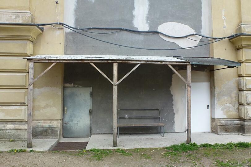 Die Marstall-Ostfassade: Architekt Leo von Klenze, ergänzt durch Anbau des Architekten N.N.