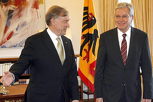 Jens Böhrnsen (r.) übernimmt jetzt die Aufgaben von Horst Köhler (Archivbild)