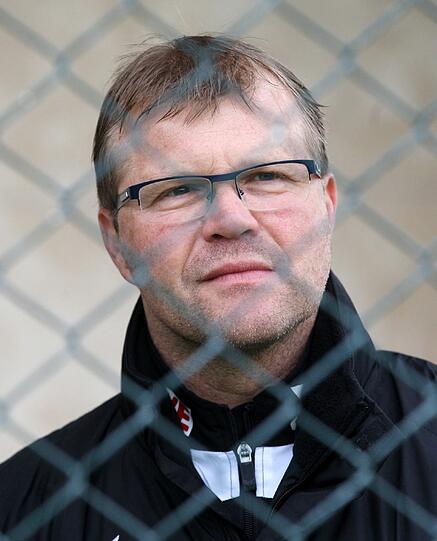 Kölscher Besuch bei den Löwen: Frank Schaefer, derzeit sportlicher Leiter der Domstädter, zuvor auch schon mal äußerst populärer Cheftrainer schaut vorbei.