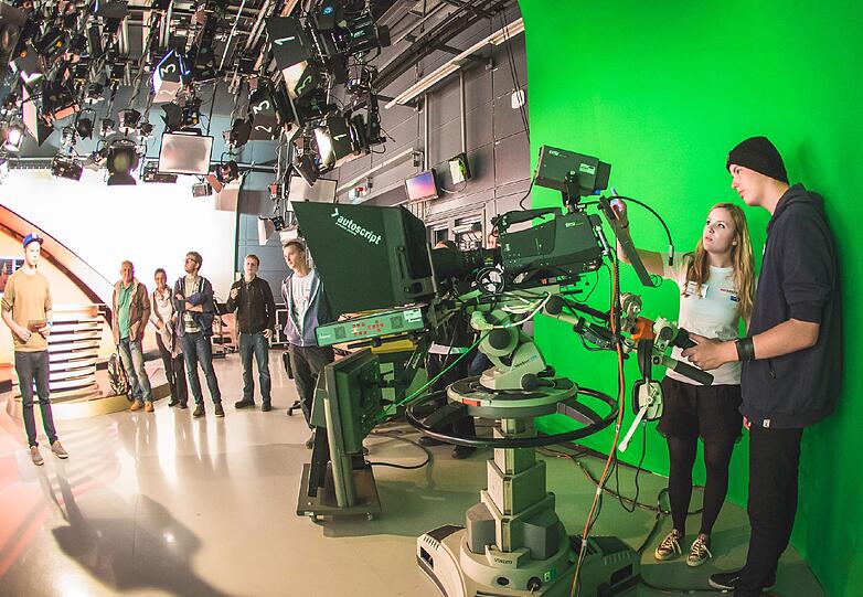 Flop 4: Medien (Funk, Verlage, TV); EG: 37 377 €.
