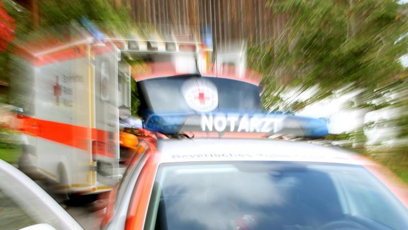 Ein Notarzteinsatzfahrzeug (NEF) und ein Rettungswagen (RTW). Foto: Stephan Jansen/dpa/Archivbild Ein Notarzteinsatzfahrzeug (NEF) und ein Rettungswagen (RTW). Foto: Stephan Jansen/dpa/Archivbild