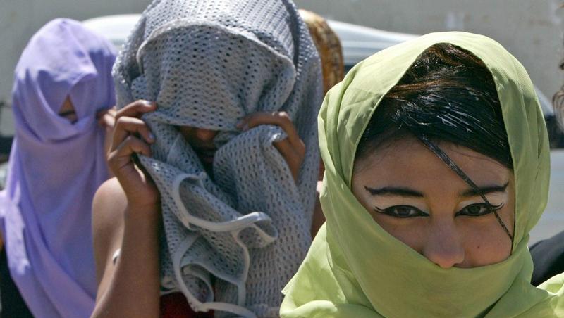 Ein 21-jähriger Kosovare soll 17 000 Euro für eine 11-Jährige gezahlt haben. Das Mädchen brachte inzwischen ein Kind zur Welt. (Symbolbild) Ein 21-jähriger Kosovare soll 17 000 Euro für eine 11-Jährige gezahlt haben. Das Mädchen brachte inzwischen ein Kind zur Welt. (Symbolbild)