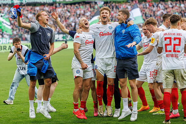 Jann-Fiete Arp feierte mit Holstein Kiel den Aufstieg in die Bundesliga.