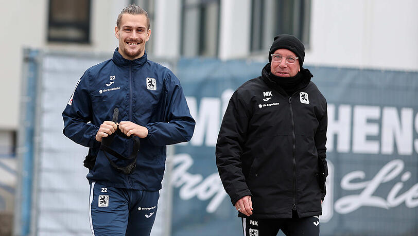 Der Trainer und seine St&uuml;rmer mit Torgarantie: Coach Markus Kauczinski (r.) vor einer Trainingseinheit mit Angreifer Sigurd Haugen.
