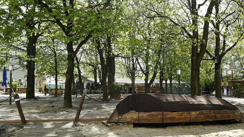 Der Biergarten des Hofbräukellers am Wiener Platz.