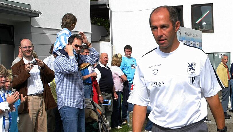 Reiner Maurer, hier beim Trainingsauftakt 2006, kommt zurück zum Löwen. Reiner Maurer, hier beim Trainingsauftakt 2006, kommt zurück zum Löwen.