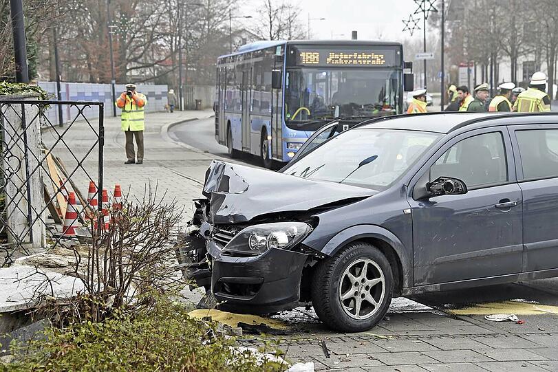 Weitere Bilder vom Unfall in Unterföhring.