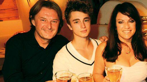 Wenige Tage vor der Trennung entstand an Silvester 2011/12 dieses Familienglück-Foto: Christine Neubauer mit Sohn Lambert jr. und Mann Lambert Dinzinger.