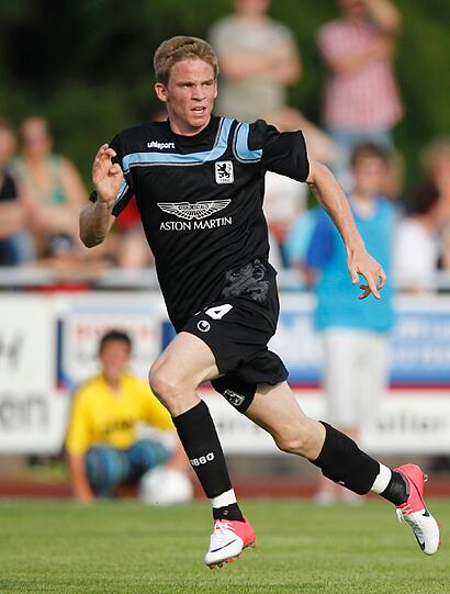 Die Neuzugänge der Löwen bei ihrem ersten Auftritt: Stoppelkamp und Tomasov überzeugen beim Testspiel gegen den FC Leutkirch.
