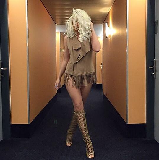 Die serbische Sängerin Jelena Karleusa behauptet, sie sei das Stil-Vorbild von Kim Kardashian