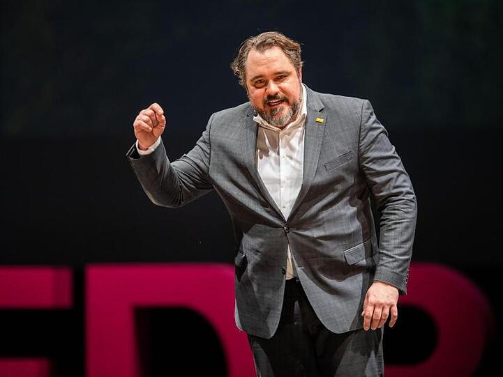 Daniel Föst, Landesvorsitzender der FDP in Bayern, beim Politischen Aschermittwoch. Foto: Lino Mirgeler/dpa