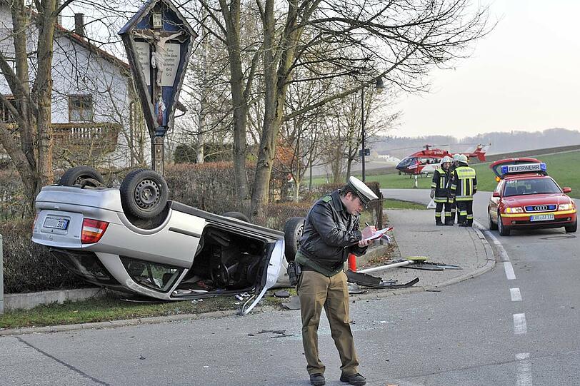 Das Auto wurde in eine Gruppe wartender Schulkinder geschleudert.