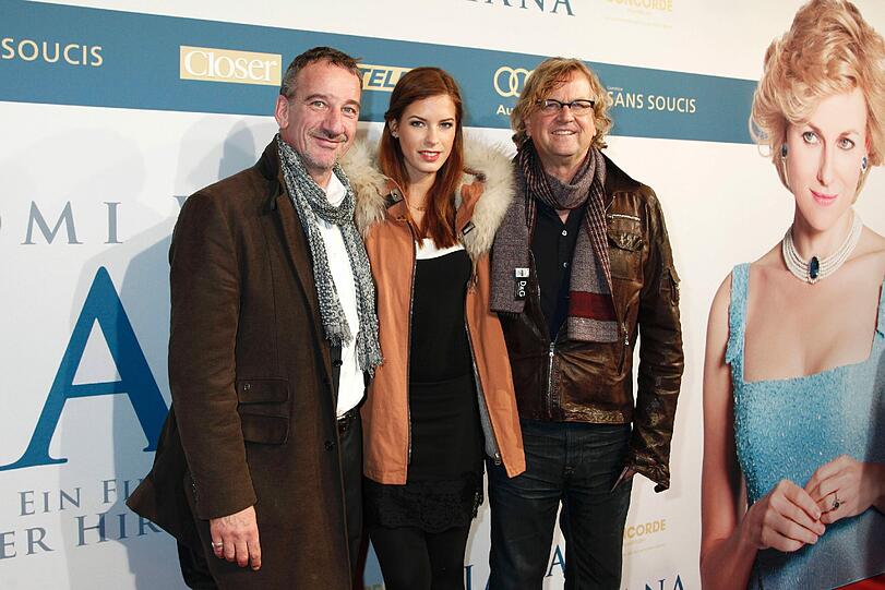 Schauspieler Heio von Stetten , Filmproduzent Martin Krug und Model-Freundin Julia Trainer