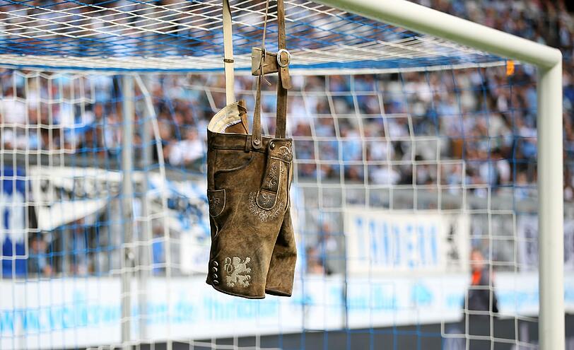 Oktoberfest-Feeling in der Allianz Arena: Der TSV 1860 beim Wiesn-Heimspiel gegen den 1. FC Kaiserslautern.