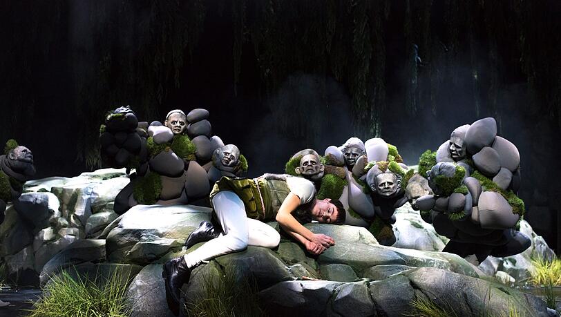 Paula Hans als "Ronja Räubertochter" im Residenztheater. Paula Hans als "Ronja Räubertochter" im Residenztheater.