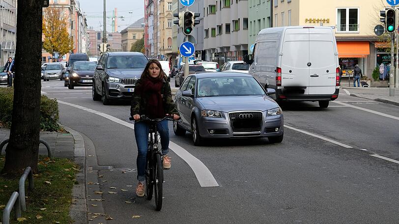 Wenn der Radweg einfach endet: Stellen wie diese gibt&rsquo;s viele in München.