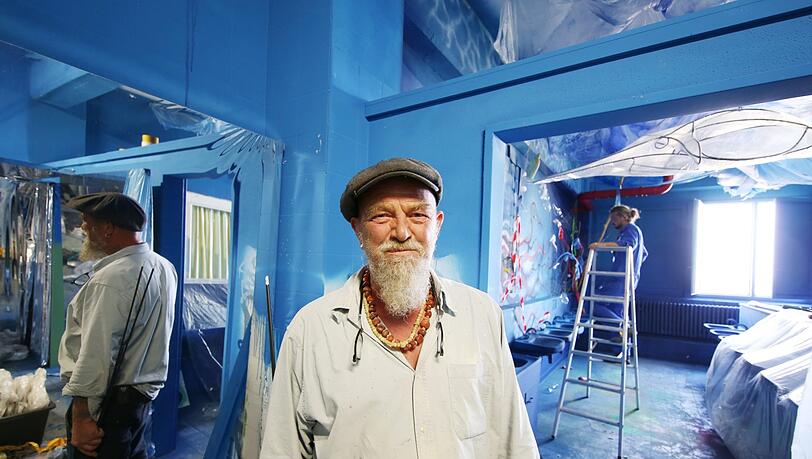 „Seebär“ Adam Stubley zimmert Unterwasserwelten – mit bösem Plastik. „Seebär“ Adam Stubley zimmert Unterwasserwelten – mit bösem Plastik.